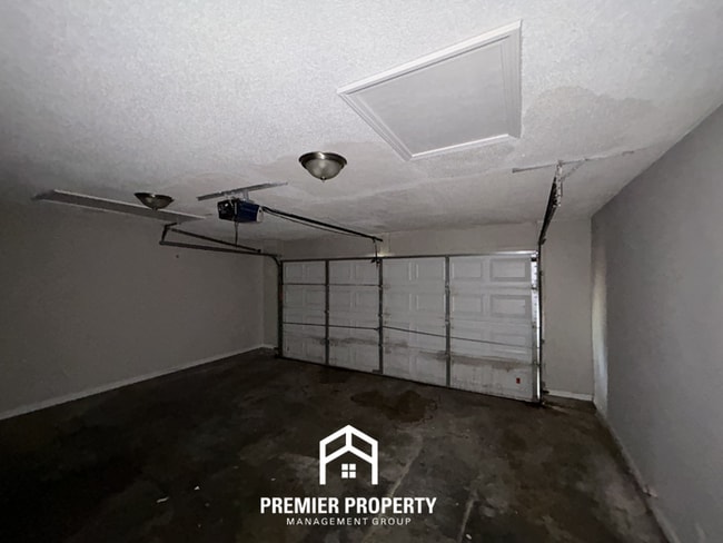 Building Photo - Charming 3BR/2BA Horn Lake Home | Hardwood Floors, 2-Car Garage & Fenced Yard