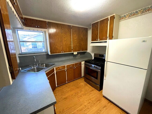 Building Photo - 1406 N 2nd St