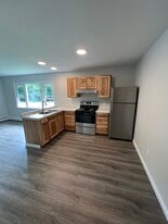 Building Photo - 30 Village View Ln