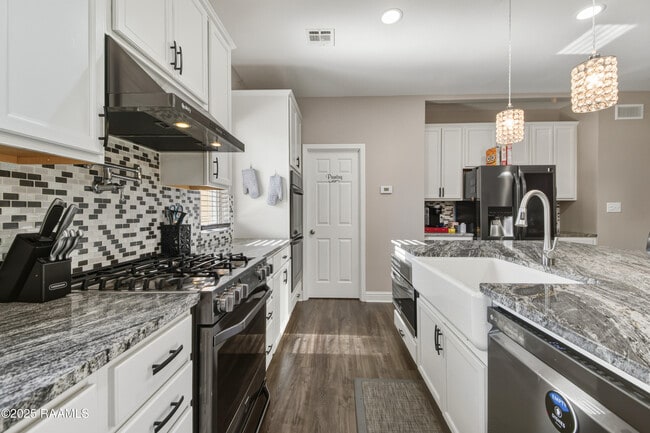 Building Photo - 213 E Peck Blvd