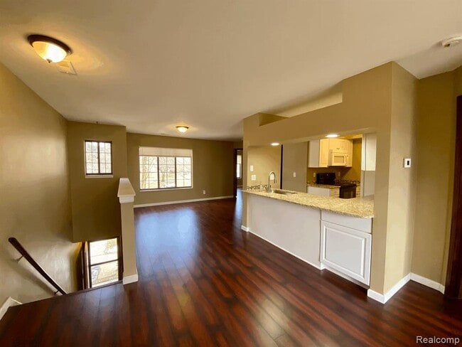 Building Photo - 1504 Meadowside Dr