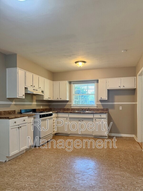 Building Photo - 3698 Philsdale Ave