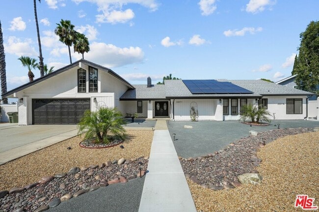Building Photo - 20071 1/2 Emerald Meadow Dr