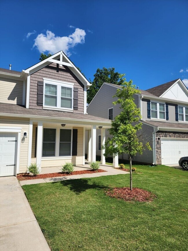 Building Photo - Spacious 4BR House in Charlotte