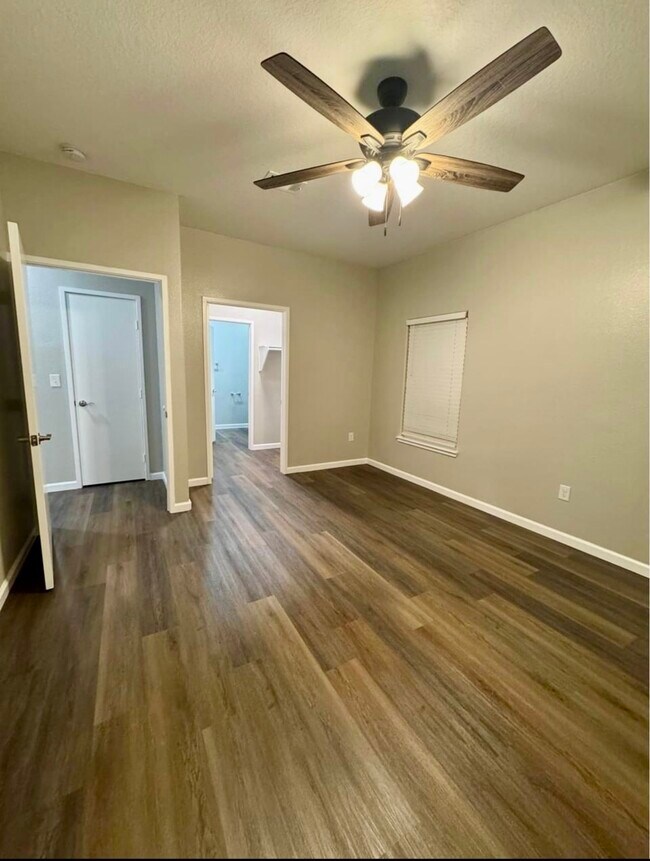 Building Photo - 4741 Providence St