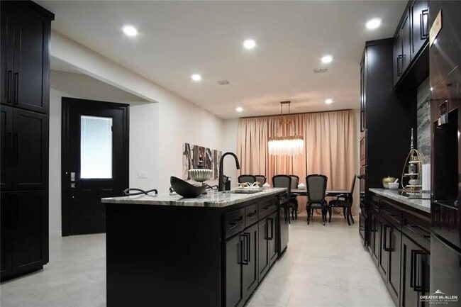 Building Photo - 27 Encantado Cir