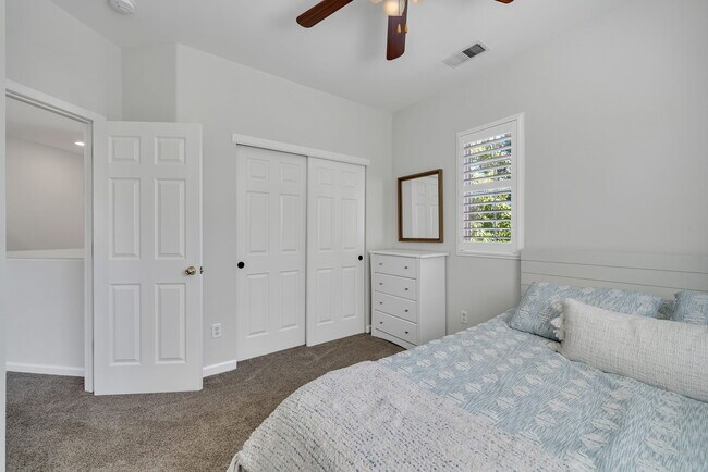 Building Photo - 10459 Summershade Ln