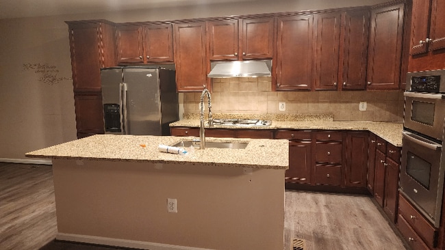 Building Photo - 25146 Harpenden Terrace