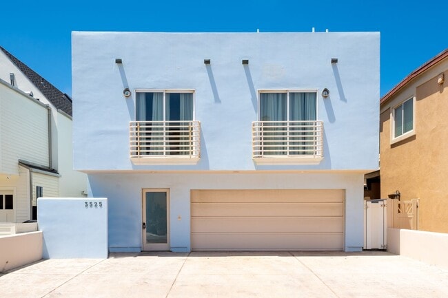 Building Photo - 3525 Ocean Dr