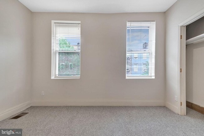 Building Photo - 1742 E Lombard St