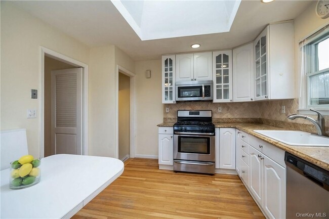 Building Photo - 7 Susan Ct