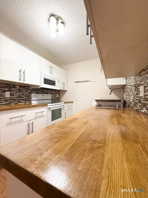 Building Photo - 95 Woodsedge Dr