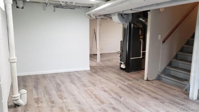 Building Photo - 1261 Pearson St