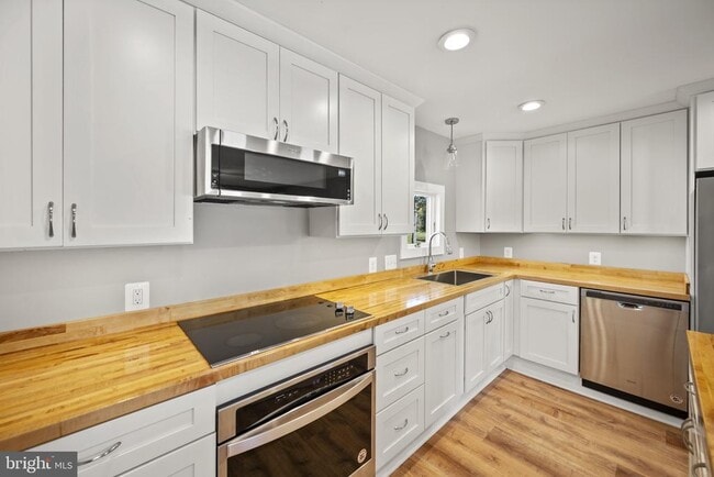 Building Photo - 11003 Bowerman Rd