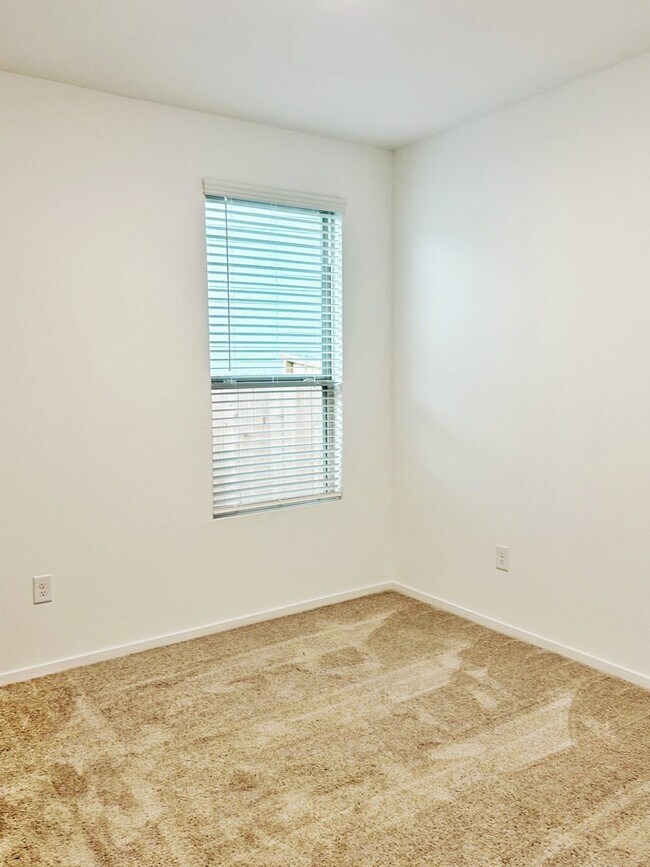Building Photo - 14973 Rustic Moon Rd