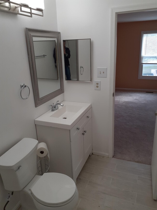 Building Photo - 7540 Belle Grae Dr