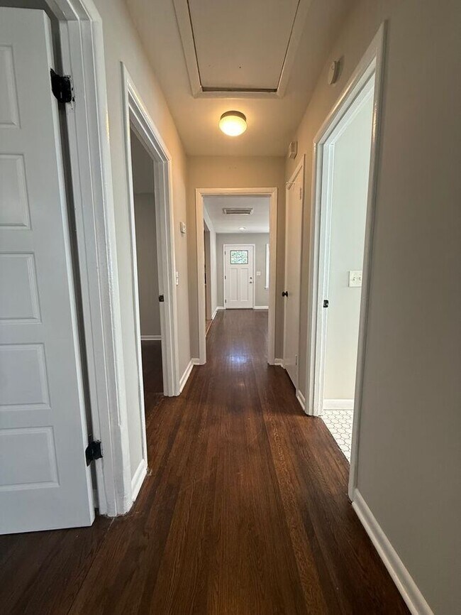 Building Photo - 3 Bedroom in East Nashville!