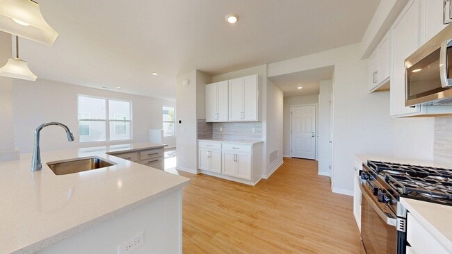 Building Photo - 1401 Salt Springs Dr