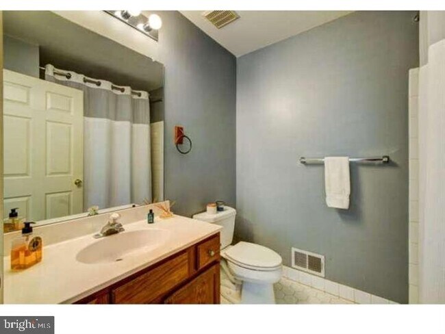 Building Photo - 20 Windsor Pond Rd