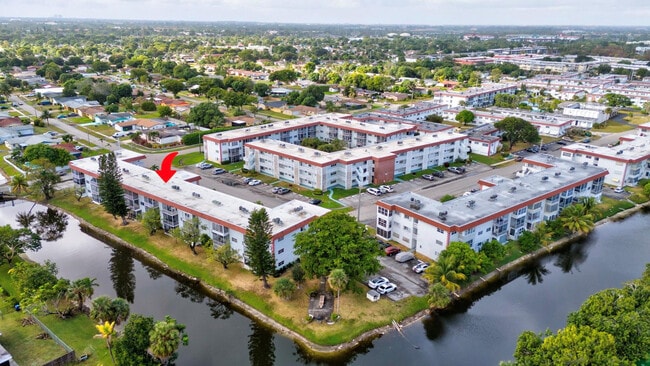 Building Photo - 4310 NW 12th Ct