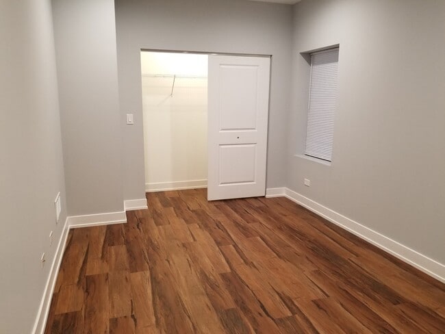 Building Photo - 4851 N Central Ave