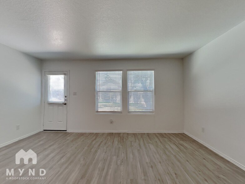 Building Photo - 14911 Greenfield Ml