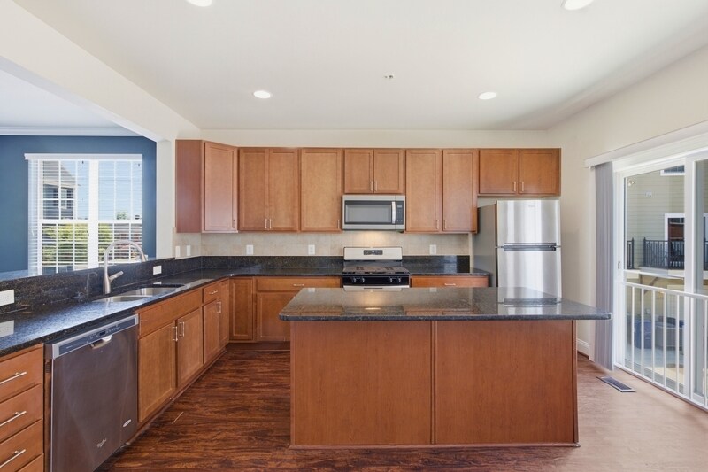 Building Photo - 300 Camillia Pl