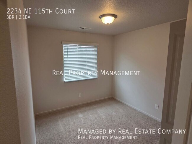 Building Photo - 2234 NE 115th Ct