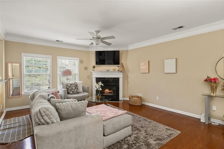 Building Photo - 513 Constellation Overlook SW