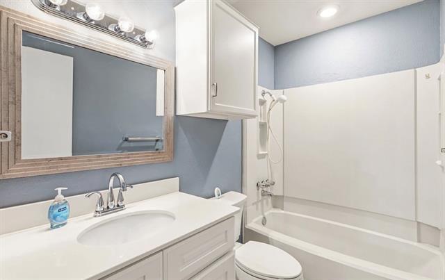 Building Photo - 2505 Wedglea Dr