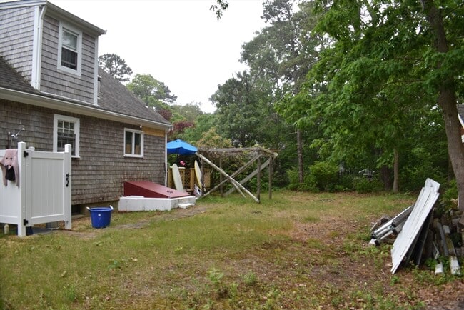 Building Photo - 15 Myrtle Dr