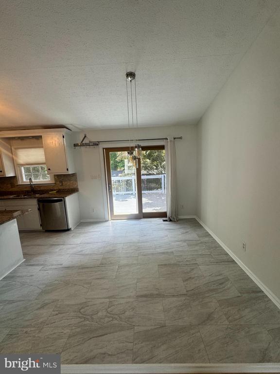 Building Photo - 74 Clarion Dr