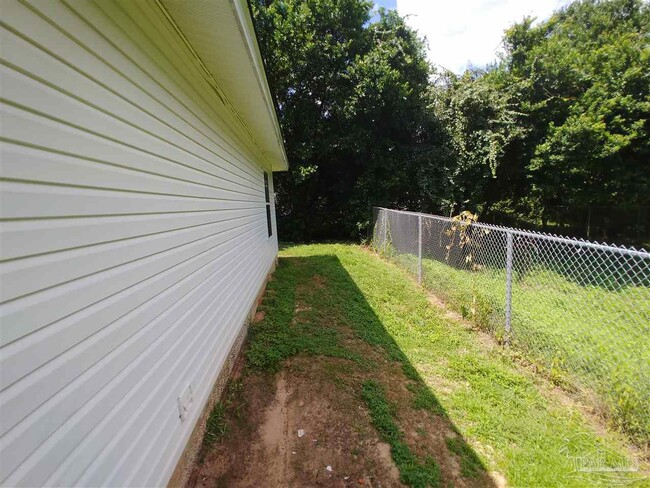 Building Photo - 4776 Eva Dr