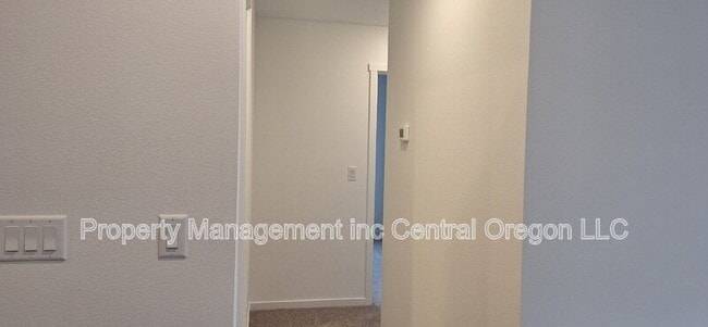 Building Photo - 1349 NE Cobbleridge Lp