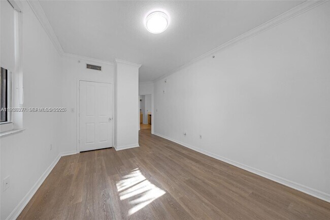 Building Photo - 9172 Collins Ave