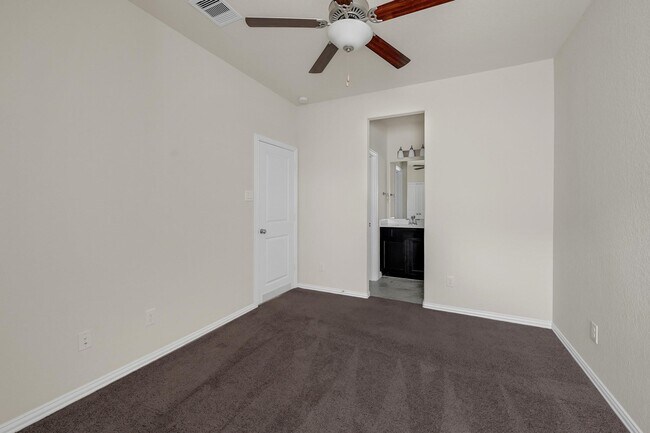 Building Photo - 2403 Dovetail Park Ln