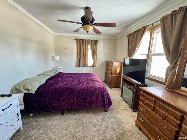 Building Photo - 2116 32nd St