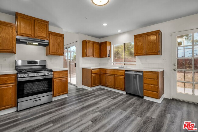 Building Photo - 13505 Sutter Ct