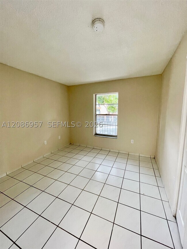 Building Photo - 5625 W 20th Ave
