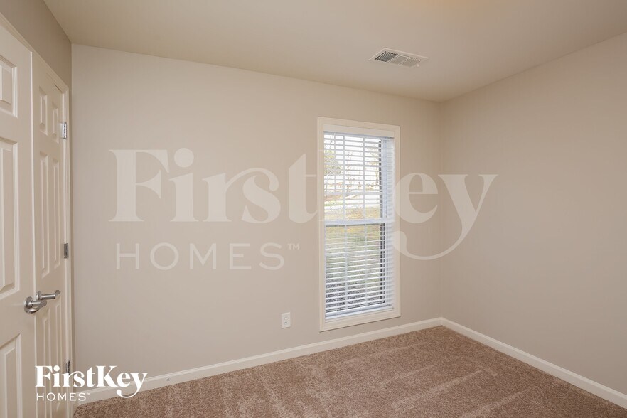 Building Photo - 63 Righteous Path