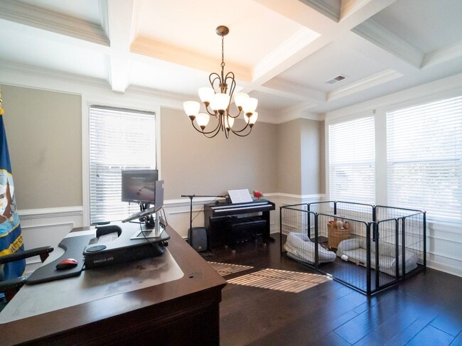 Building Photo - Elegant Richmond Hill Home with Screened Patio & Lagoon Views