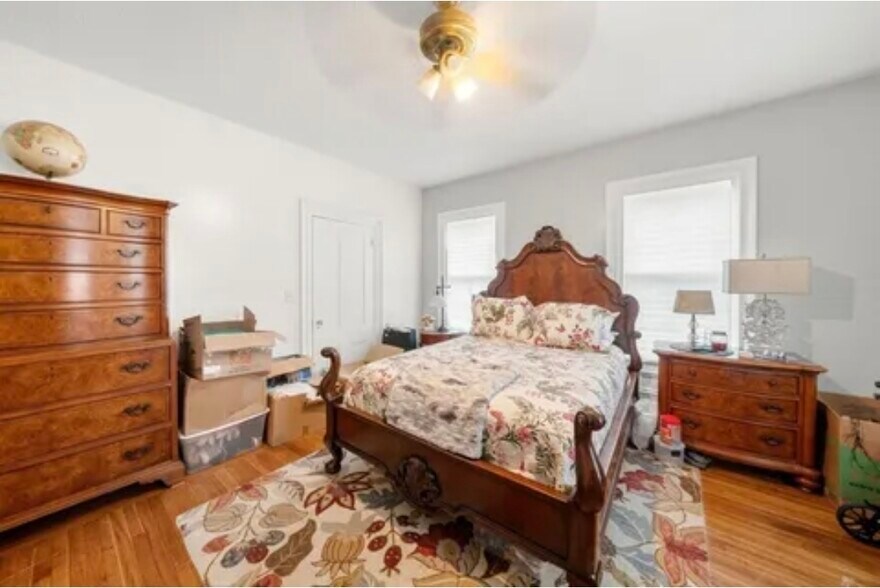 Building Photo - 190 Center St