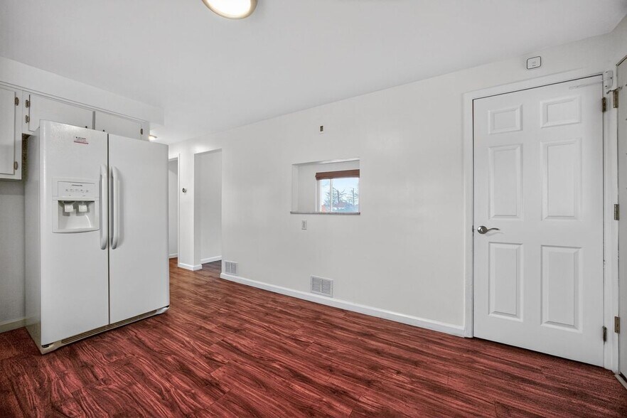 Building Photo - 616 Lane Way