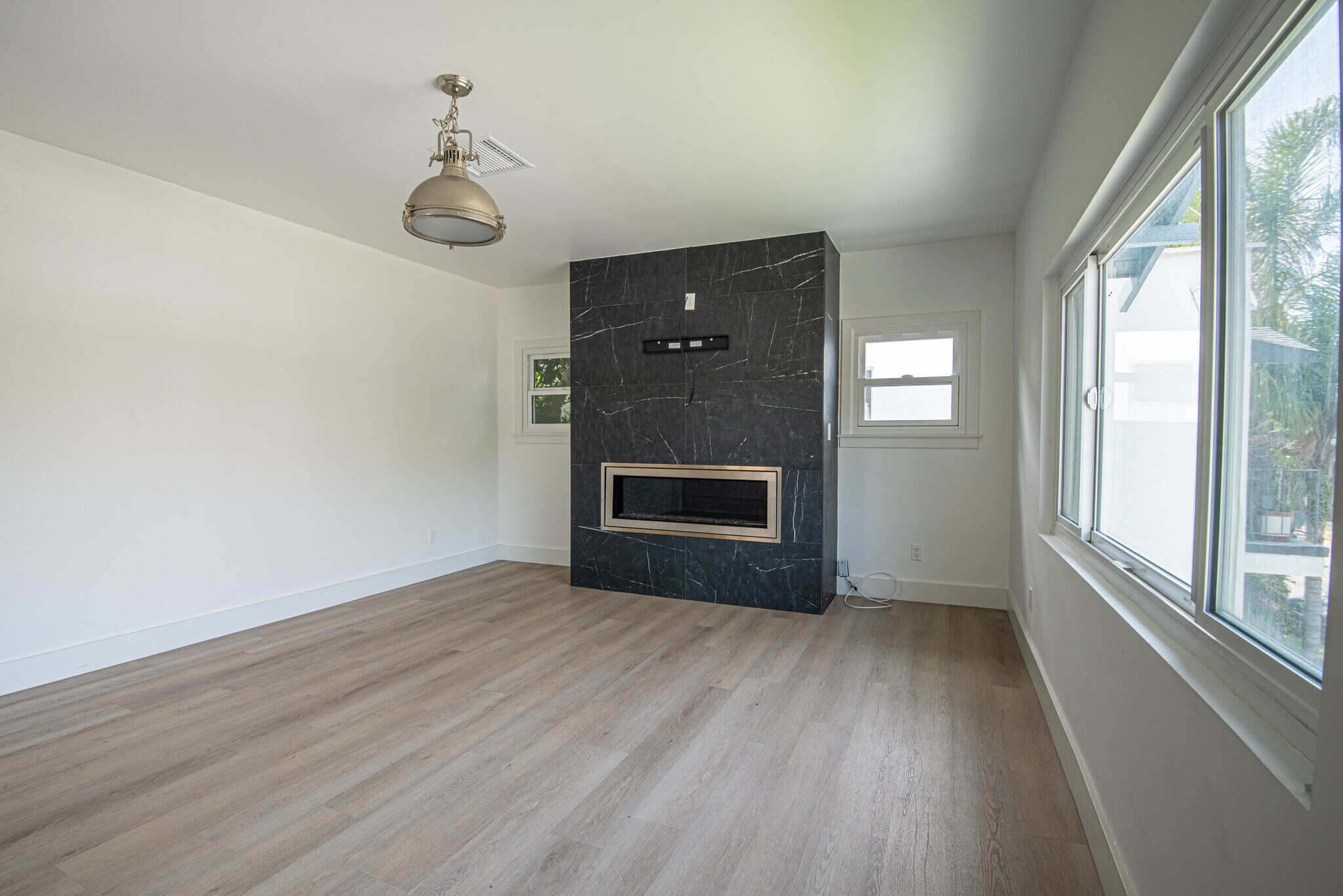 Building Photo - 1038 N Crescent Heights Blvd