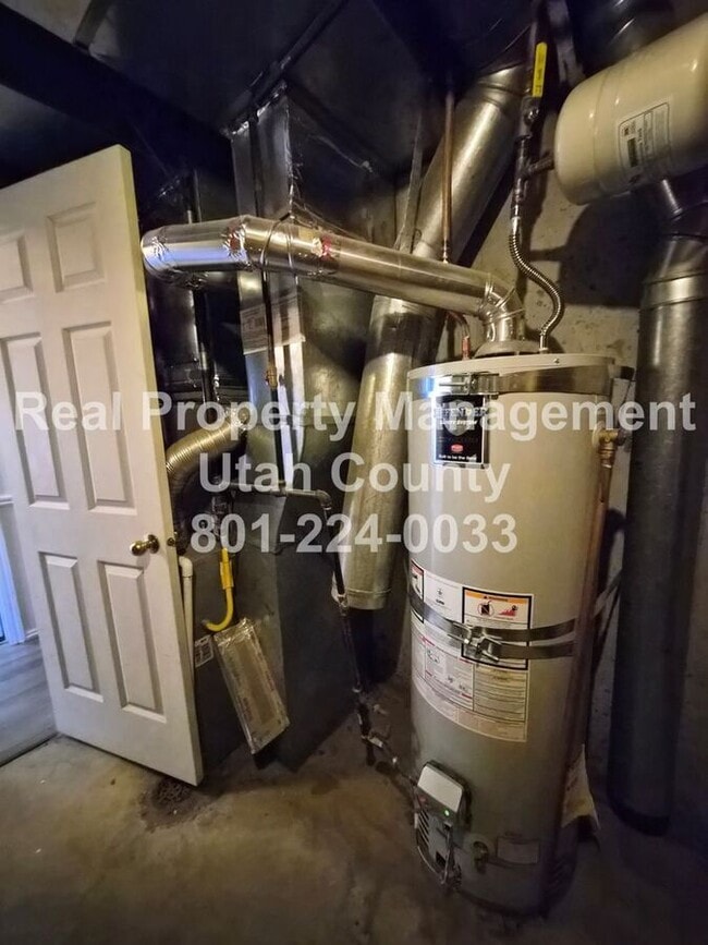 Building Photo - 590 E 1090 N