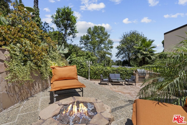 Building Photo - 3453 Green Vista Dr