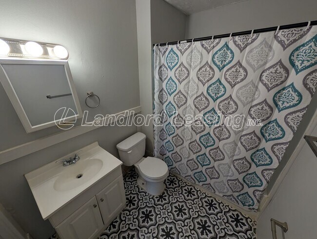 Building Photo - $499 Security Deposit Special!