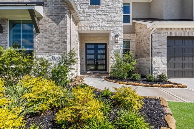 Building Photo - 9510 Lakeside Arbor Wy