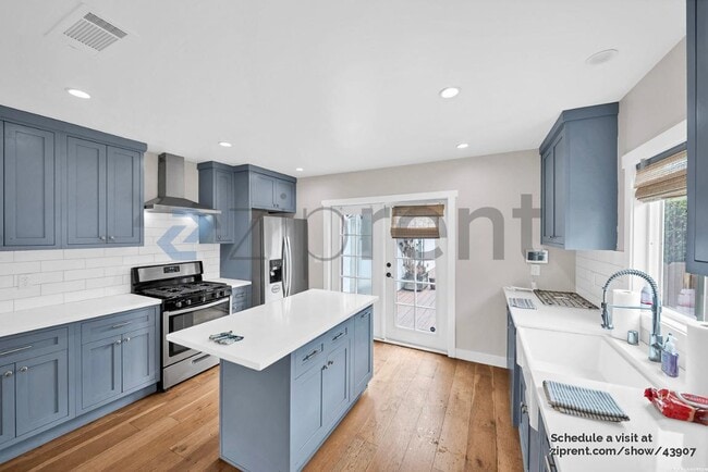 Building Photo - 5150 S Manhattan Pl