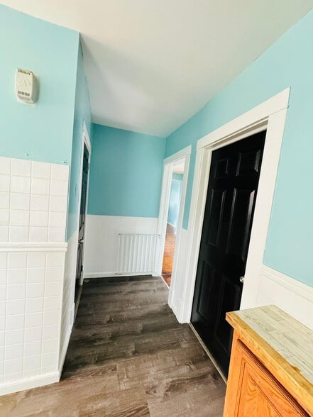 Dining - 2841 Macklem Ave